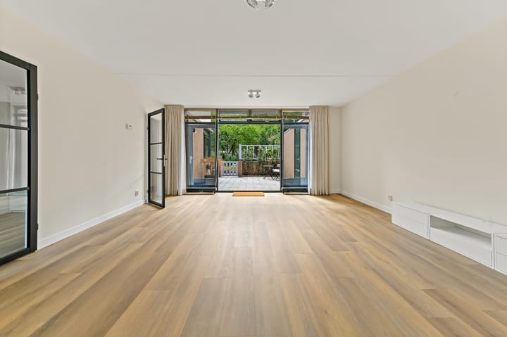 Woning in The Hague (HUU-968947)