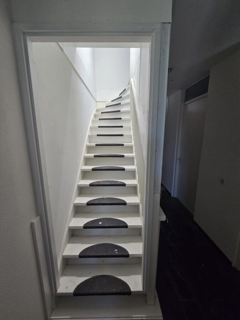 Kamer in The Hague (HUU-268205)