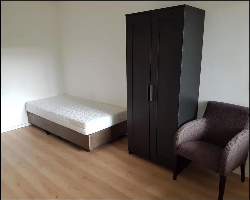 Kamer aan de Veldhuizenstraat in Amsterdam
