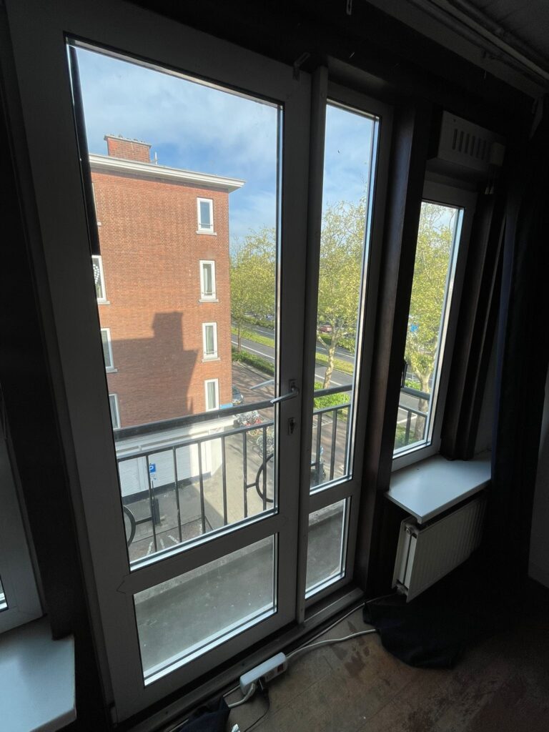 Kamer aan de Pleinweg in Rotterdam