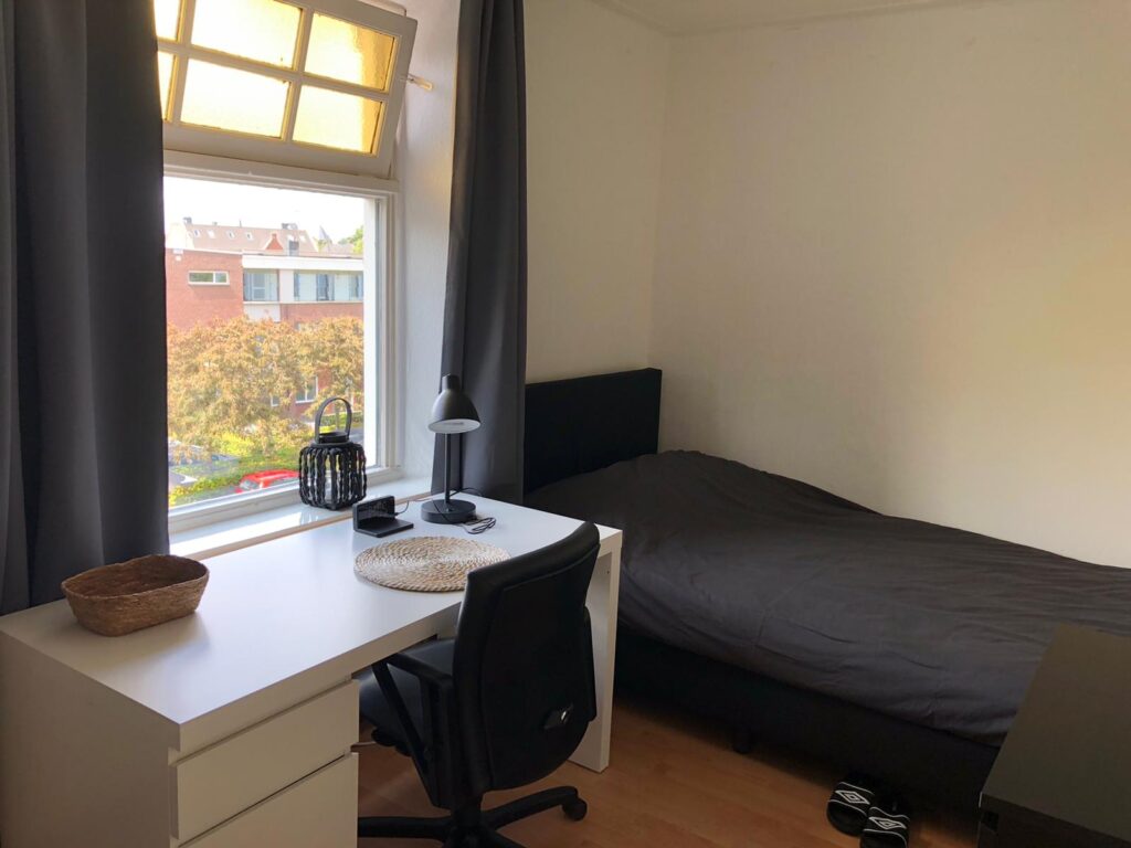 Kamer aan de Dr. Nolensstraat in Tilburg