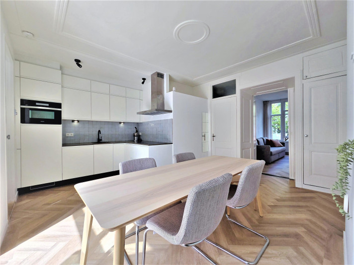 Appartement aan de Tolstraat in Amsterdam