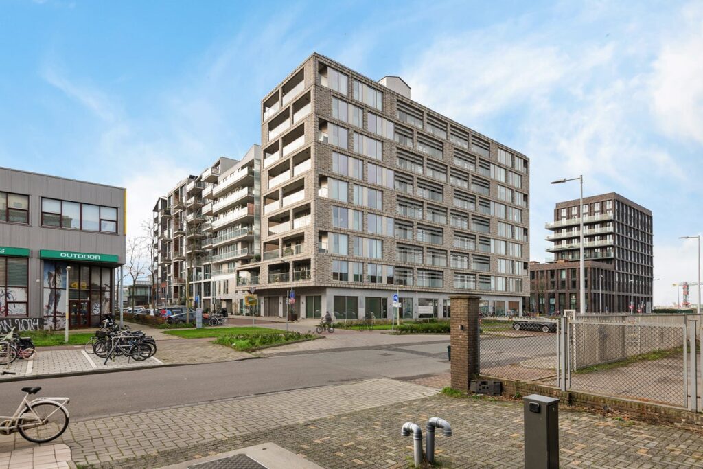 Appartement aan de Papaverweg in Amsterdam (1032 KE)