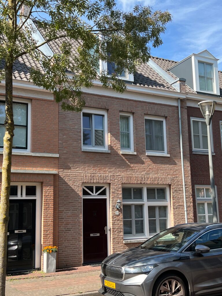 Woonhuis aan de Herenlaan in Helmond (5708 ZS)