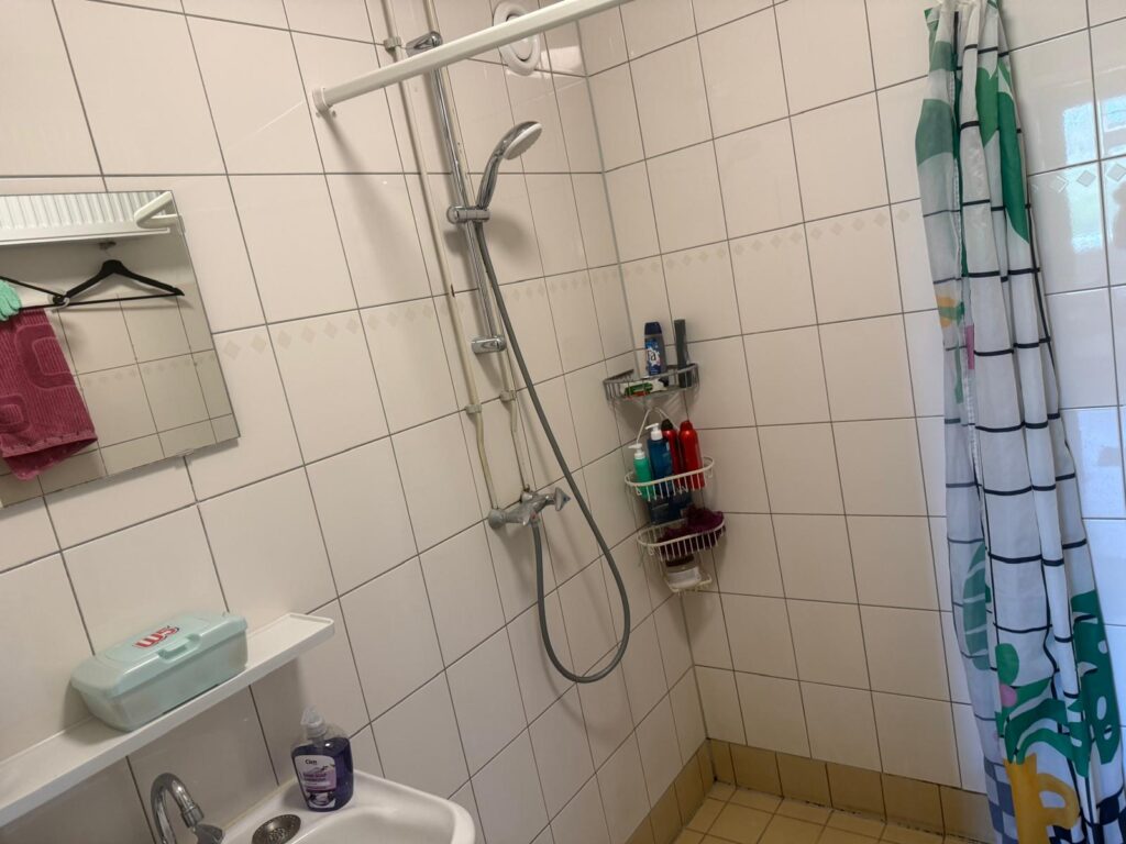 Kamer aan de Hogevecht in Amsterdam (1102 HC)