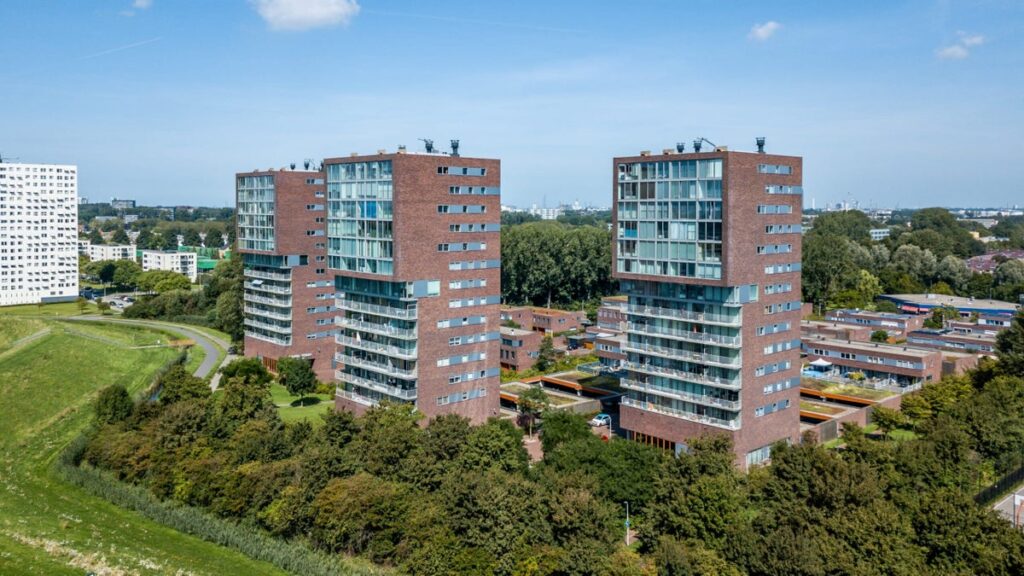 Appartement aan de Zonnebaarsstraat in Hoogvliet Rotterdam (3192 LC)