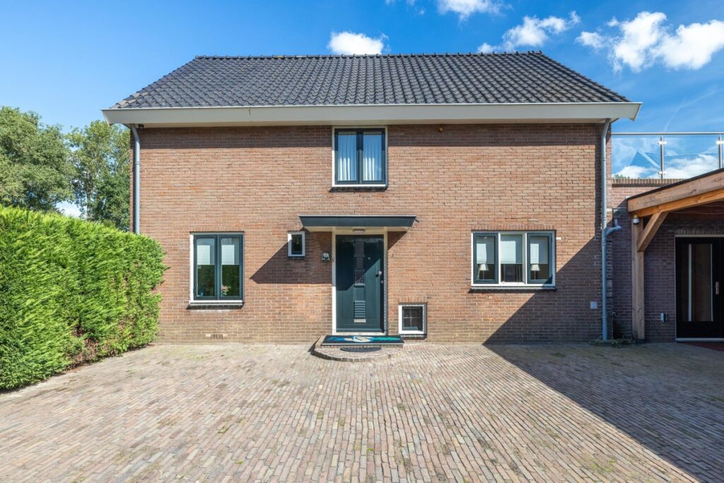 Woonhuis aan de Structuurbaan in Nieuwegein