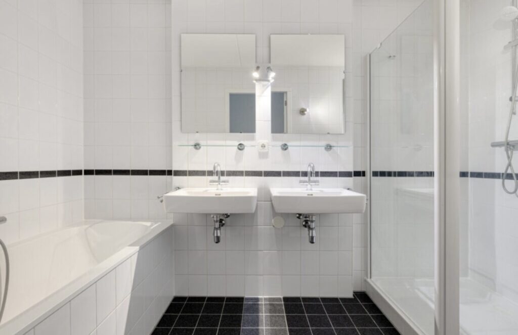 Kamer aan de Purperhoedenveem in Amsterdam