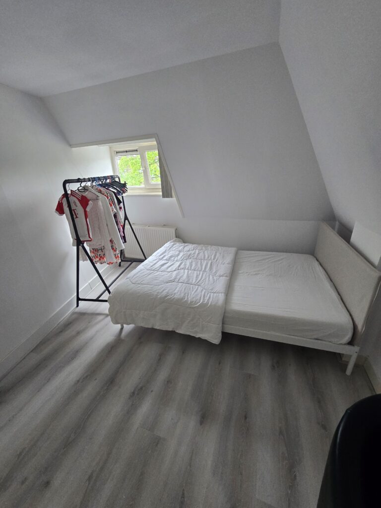 Kamer aan de Koningin Wilhelminalaan in Voorburg