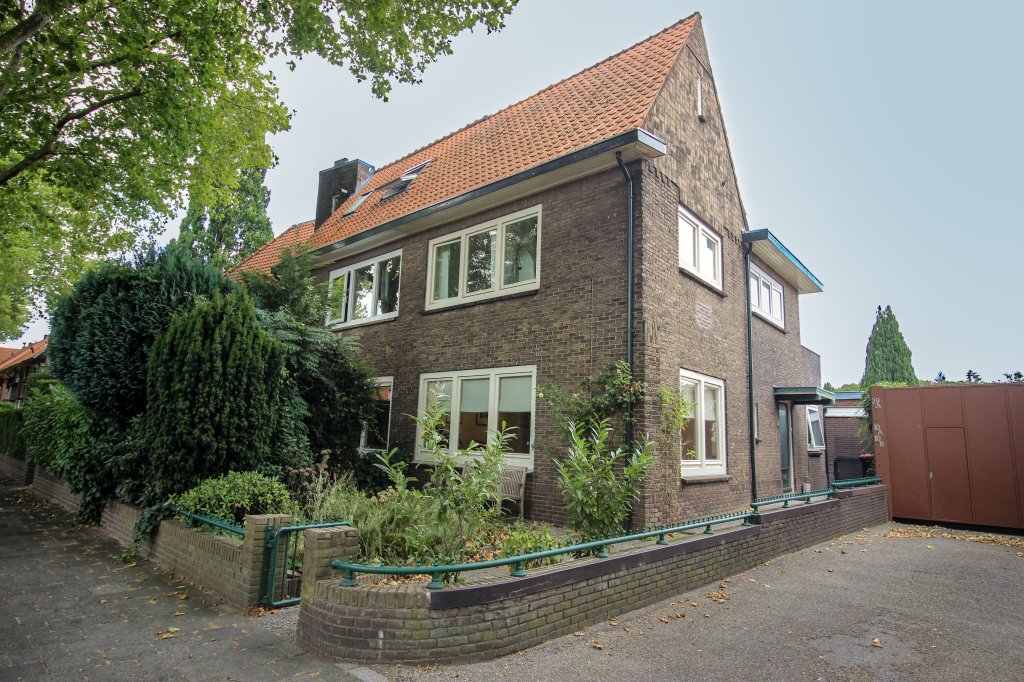 Hoekwoning in Hilversum (HUU-416808)