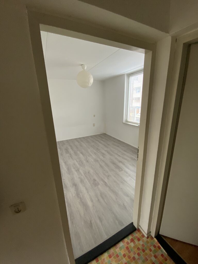 Kamer aan de Meeuwenlaan in Amsterdam