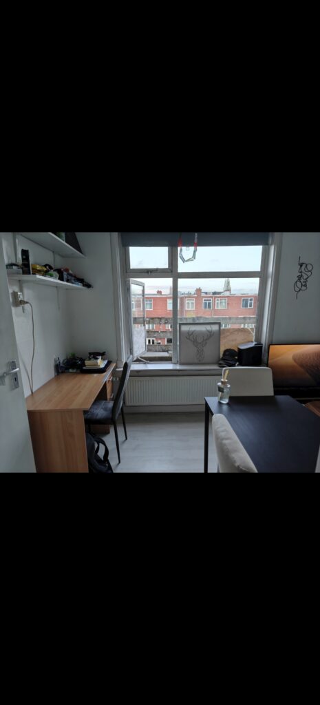 Kamer aan de Oosterhamrikkade in Groningen