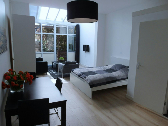 Studio aan de Voorschoterlaan in Rotterdam (013941)