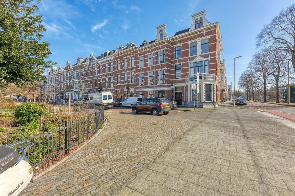 Kamer in The Hague (HUU-738907)
