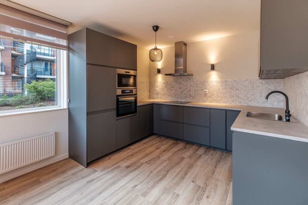 Kamer aan de Cornelis van Vollenhovenstraat in Amsterdam