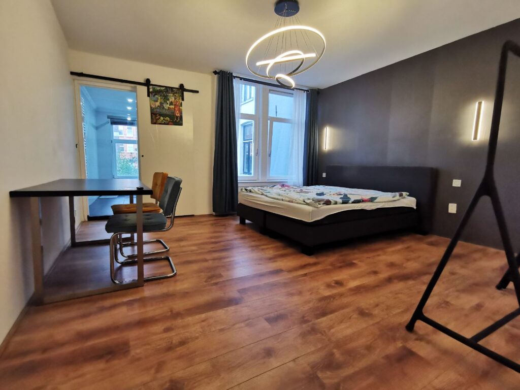 Studio in Amsterdam (HUU-425766)