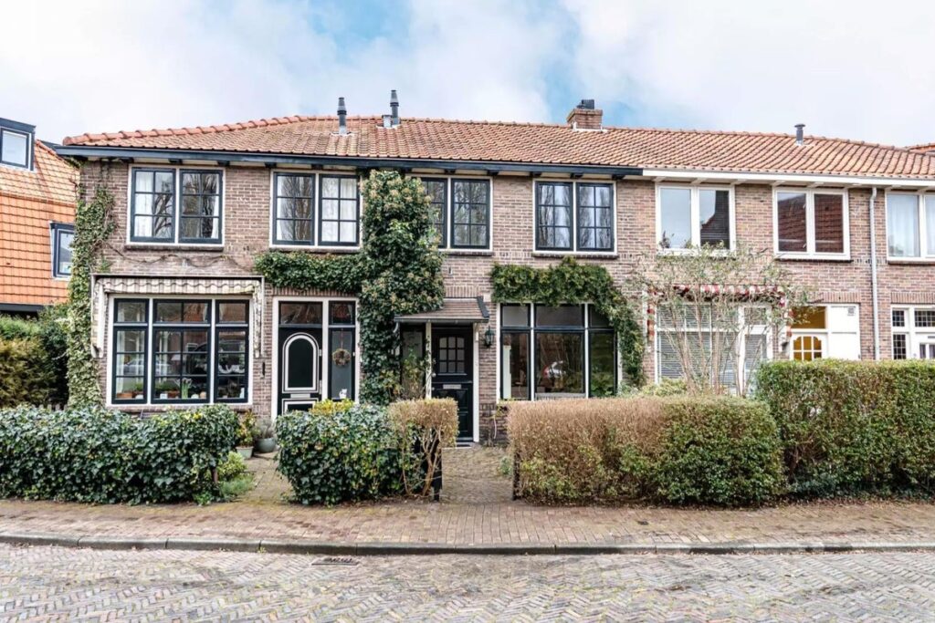 Woonhuis aan de Bloemveldlaan in Haarlem (2015 HD)