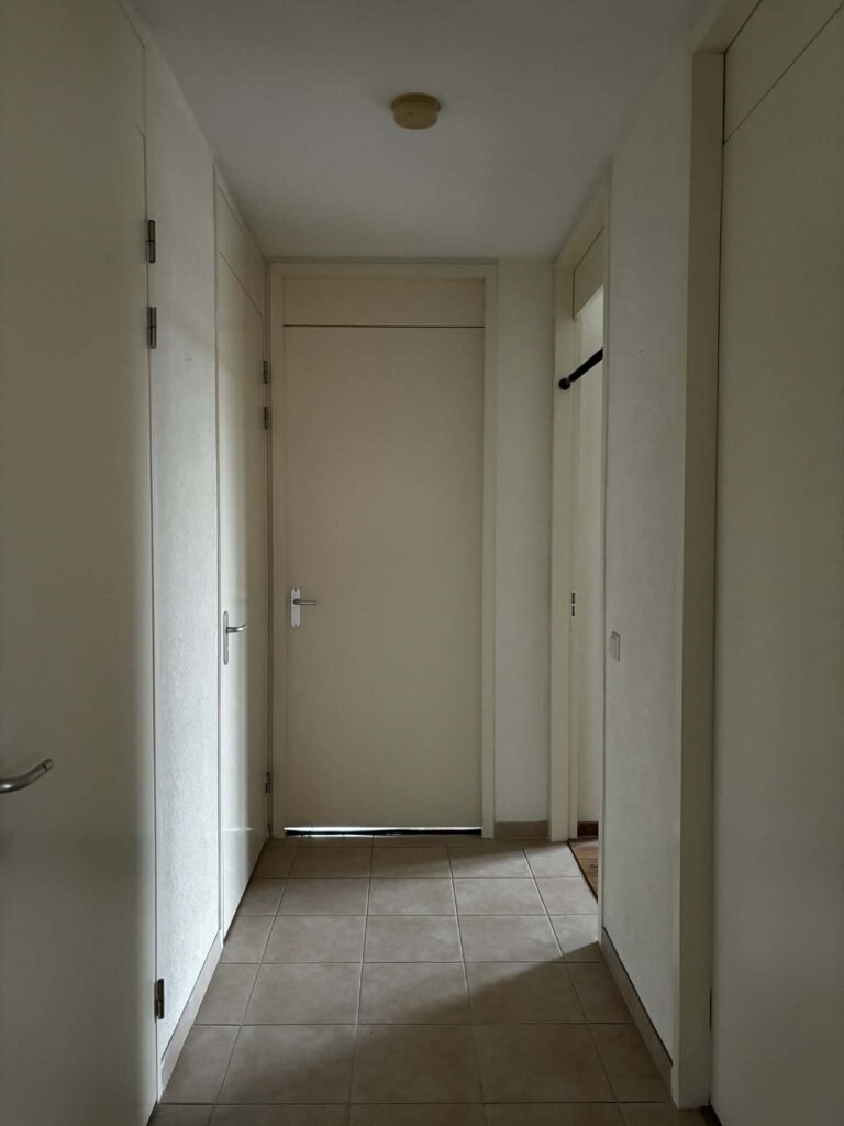 Kamer aan de Ruys de Beerenbrouckstraat in Amsterdam (1067 BP)