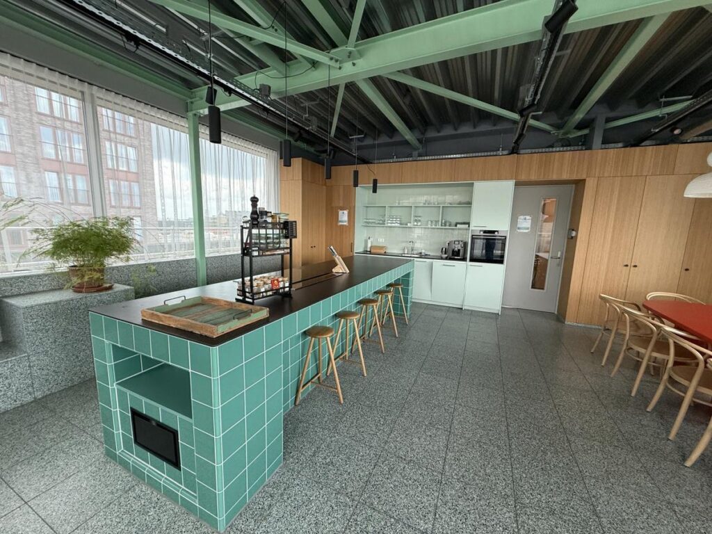 Appartement aan de Haparandaweg in Amsterdam (592797)