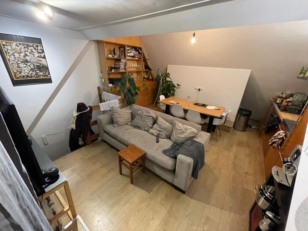 Kamer aan de Linnaeuskade in Amsterdam