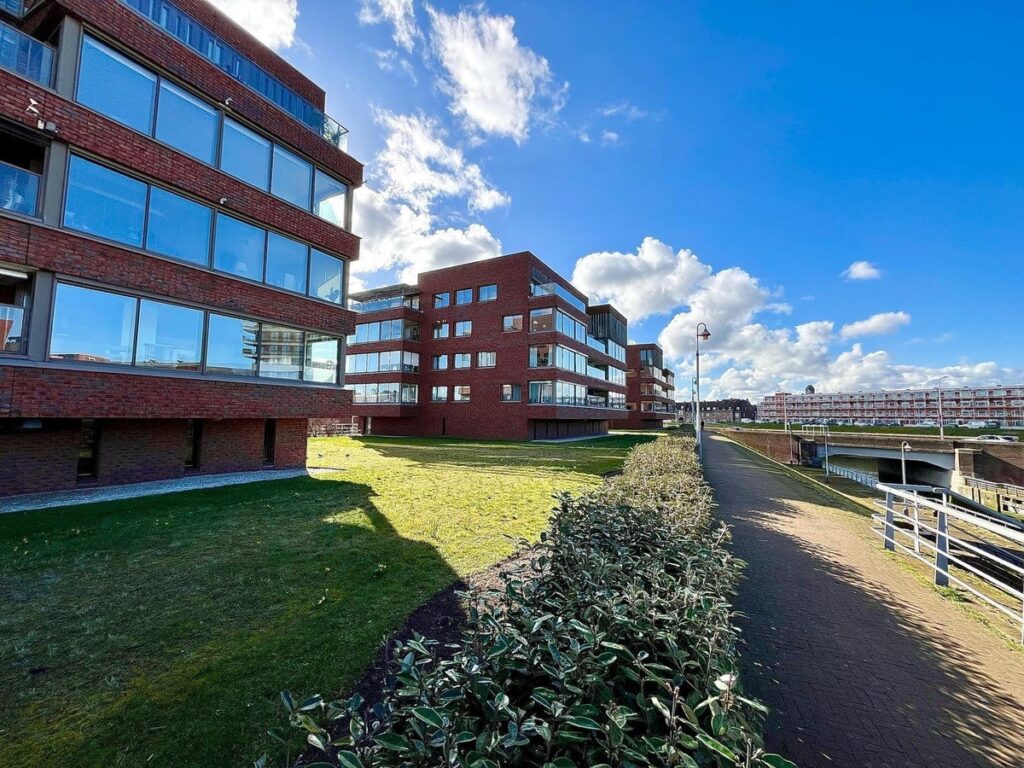 Appartement aan de Dr. Lelykade in Den Haag
