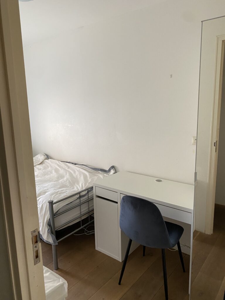 Kamer aan de Frederikstraat in Rotterdam