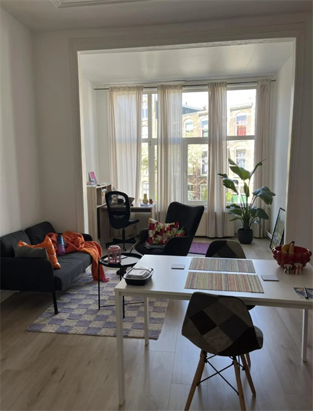 Studio aan de Valkenboslaan, 2563CE, Den Haag in Den Haag (2563 CE)
