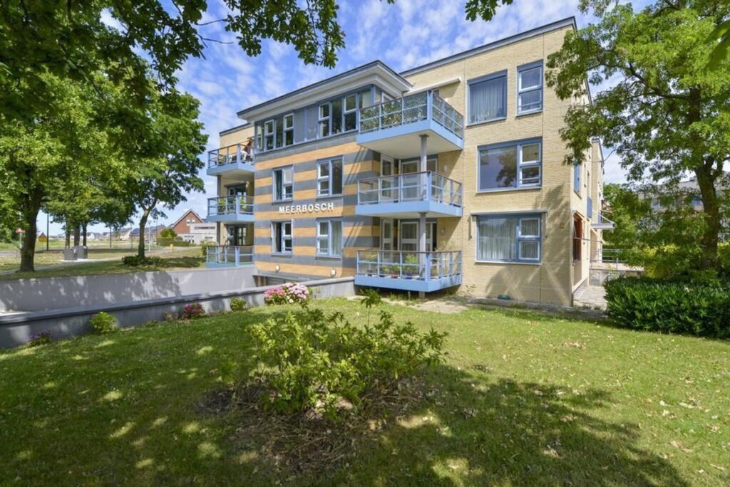 Appartement aan de Kamerlingh Onneslaan in Badhoevedorp (1171 AE)