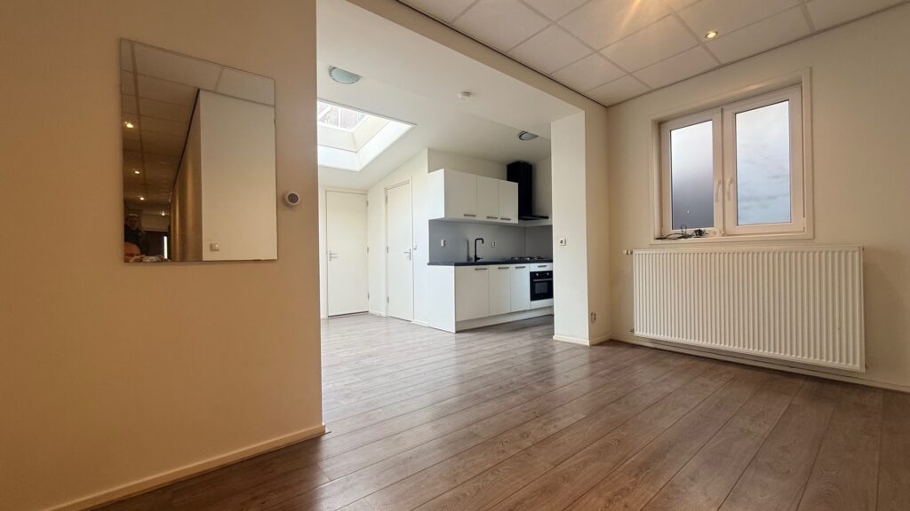 Kamer aan de Eeldersingel in Groningen