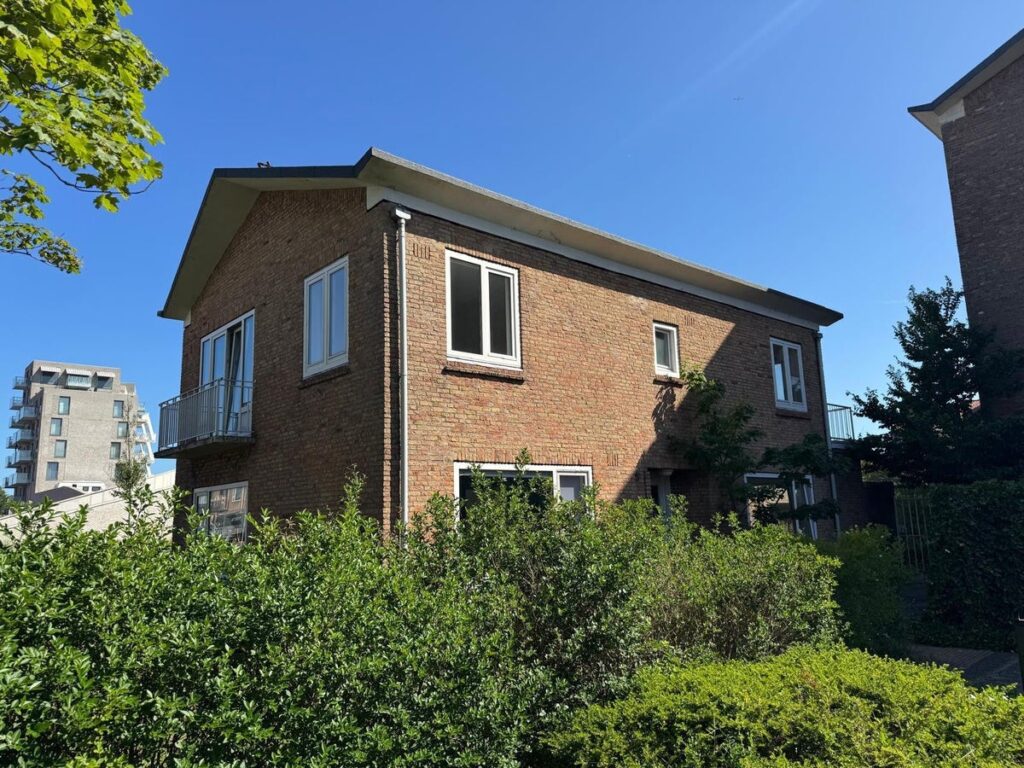 Woonhuis aan de Merwedestraat in IJmuiden