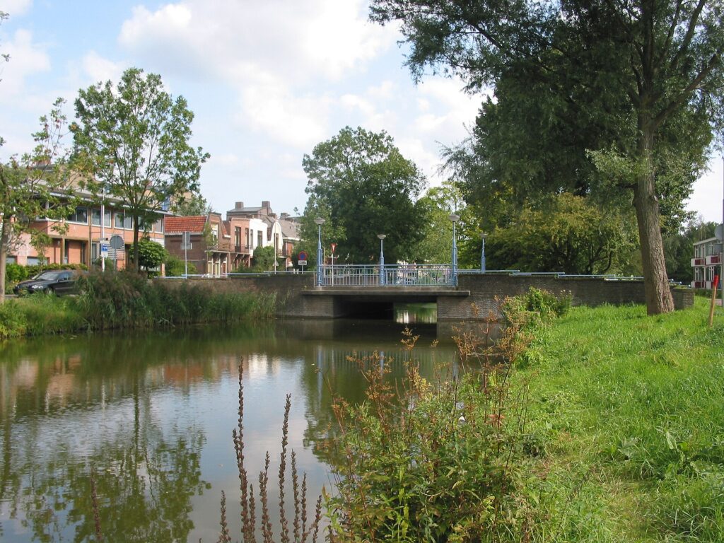 Huis huren in Amstelveen: brug in het Keizer Karelpark in Amstelveen