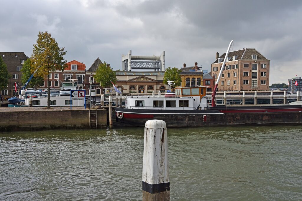 Huis huren in Dordrecht — stadsgezicht aan de Bomhaven in Dordrecht