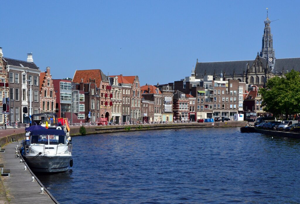 Huis huren in Haarlem — het Spaarne bij de Turfmarkt in Haarlem