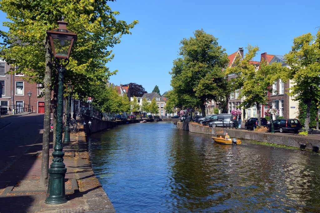 Huis huren in Leiden — het Rapenburg in de Leidse binnenstad