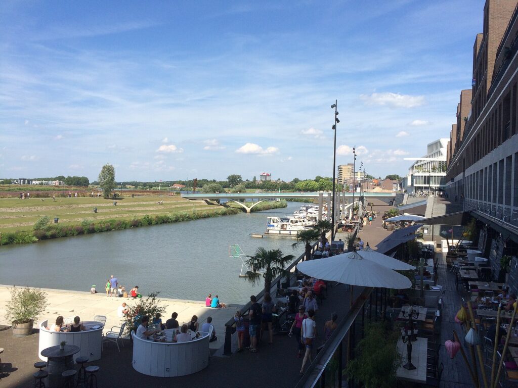 Huis huren in Venlo: de Maasboulevard in Venlo