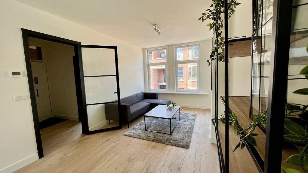 Kamer in The Hague (HUU-946060)