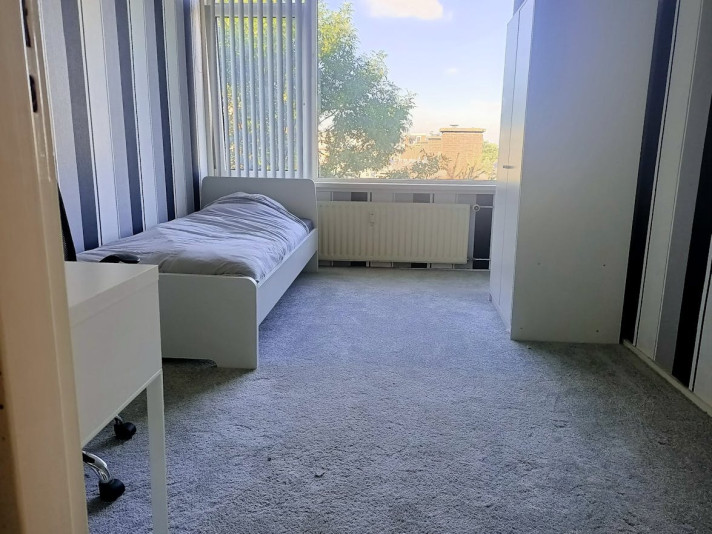 Kamer aan de Slotlaan in Capelle Aan Den IJssel (2902 AM)