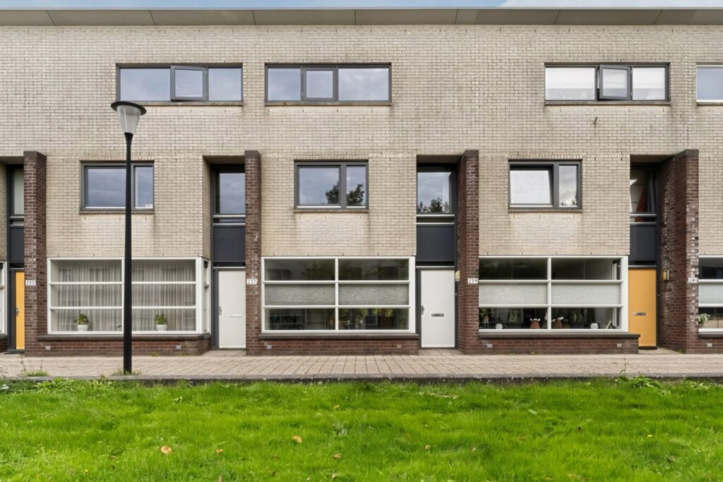 Woonhuis aan de Louis Couperusstraat in Alkmaar (1822 LJ)